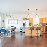 New Luxury Quiet Island Atlantic City Getaway